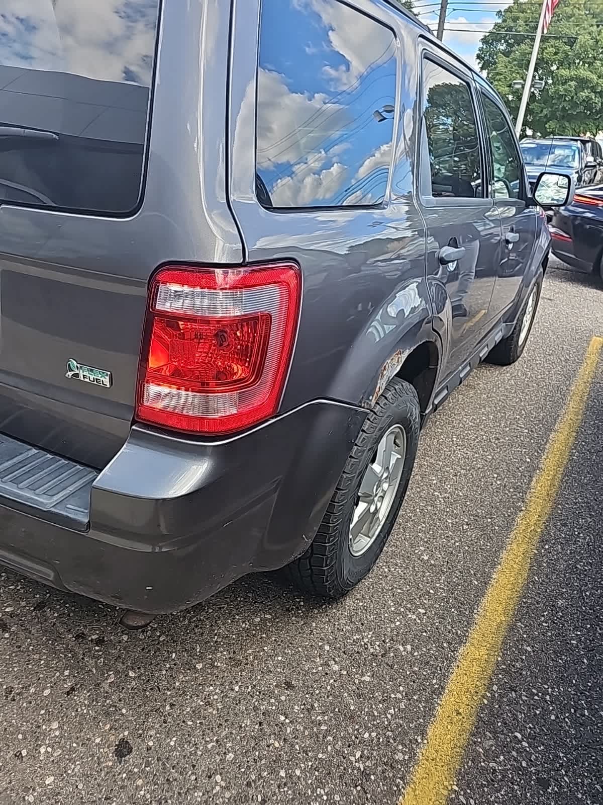 Thumbnail: 2010 Ford Escape - 4