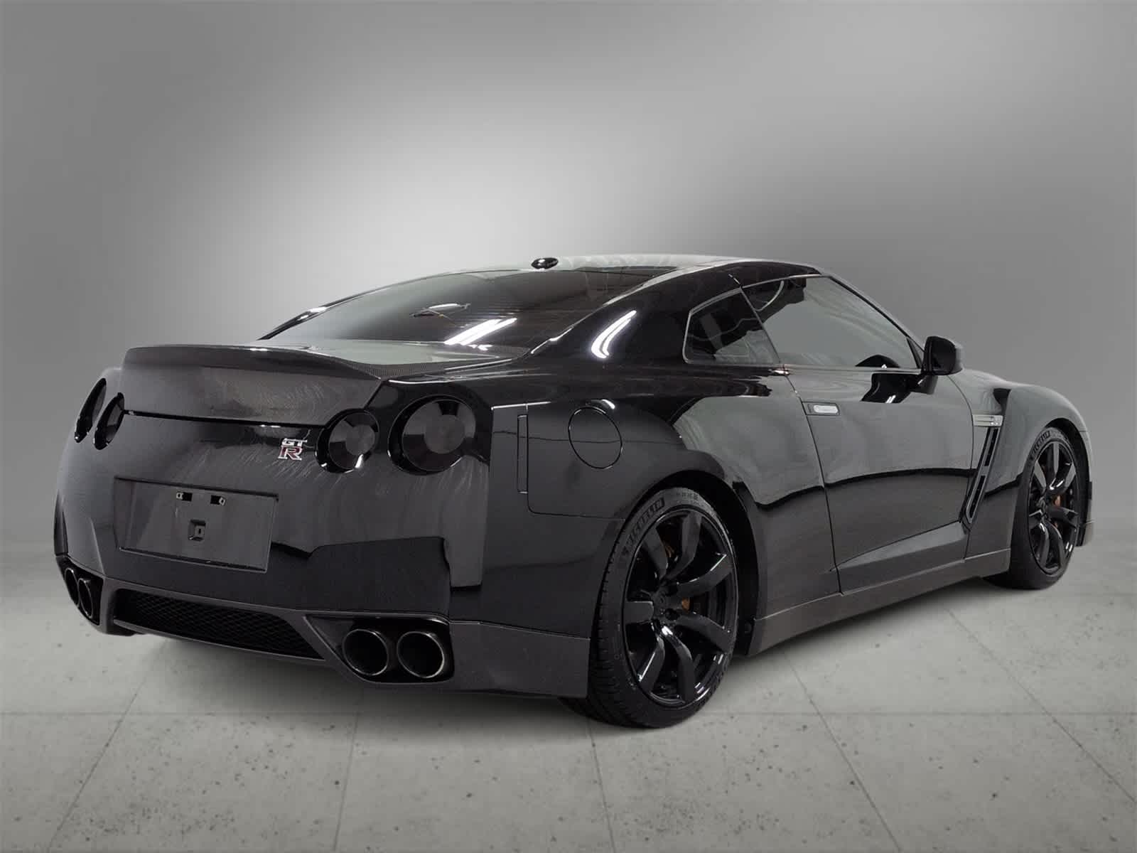 Thumbnail: 2010 Nissan GT-R - 8
