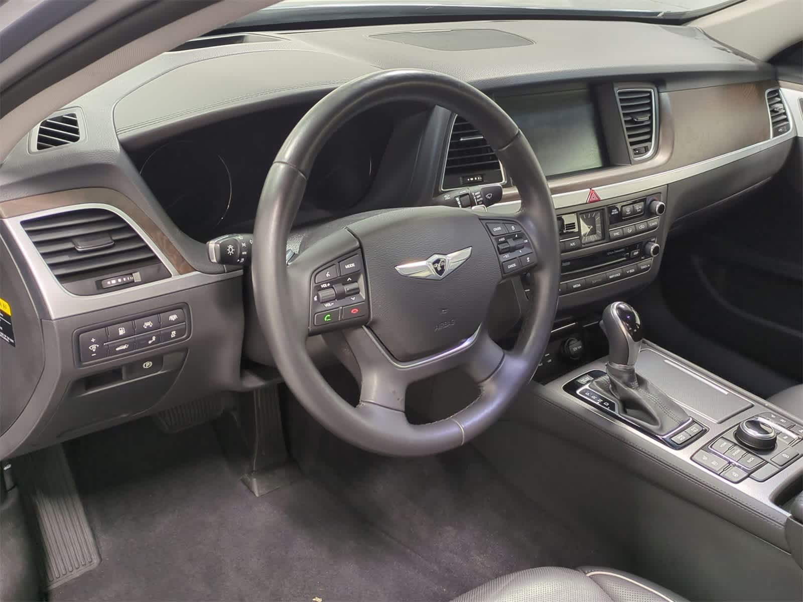 Thumbnail: 2015 Hyundai Genesis - 10