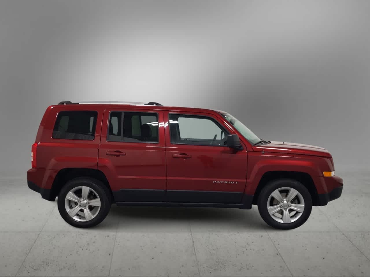 Thumbnail: 2014 Jeep Patriot - 9