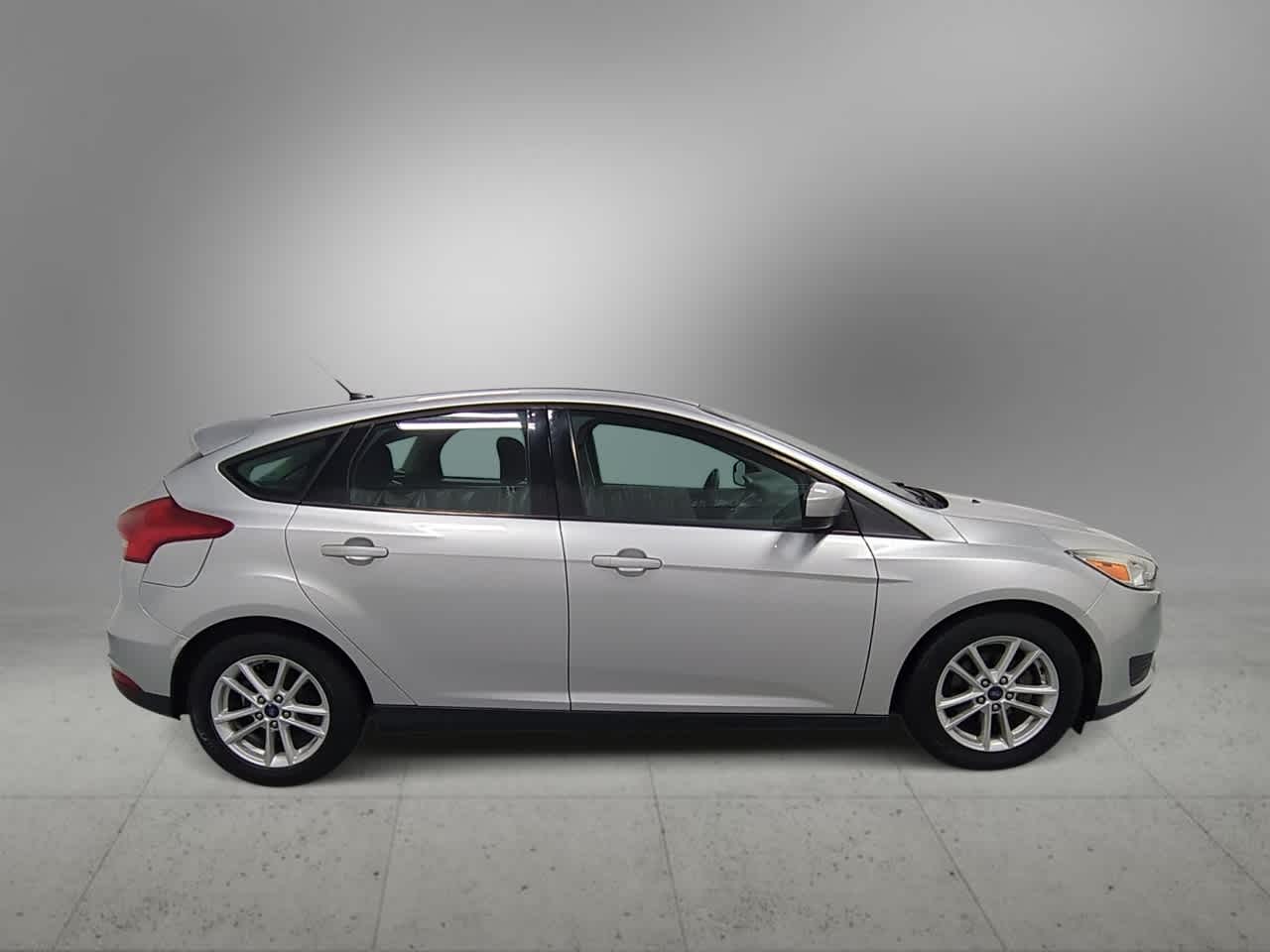 Thumbnail: 2018 Ford Focus - 9