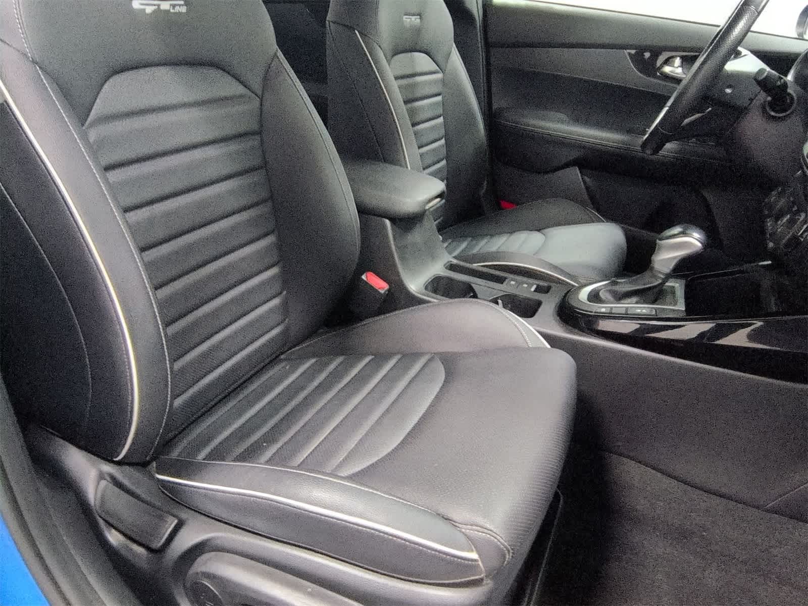 Thumbnail: 2023 Kia Forte - 24