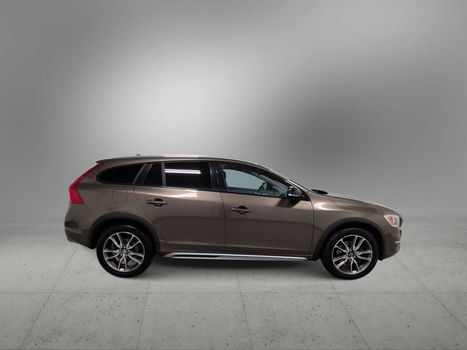 Thumbnail: 2015 Volvo S60 - 9