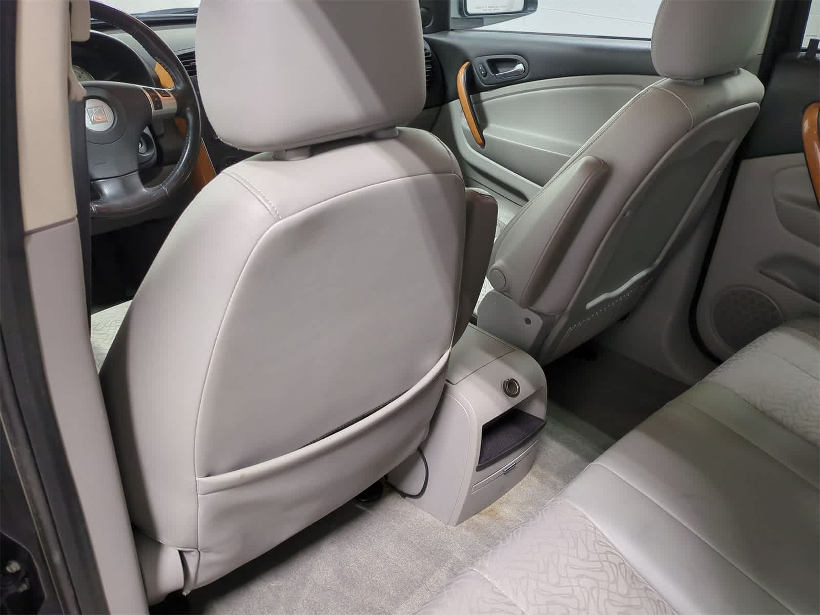 Thumbnail: 2006 Saturn VUE - 17