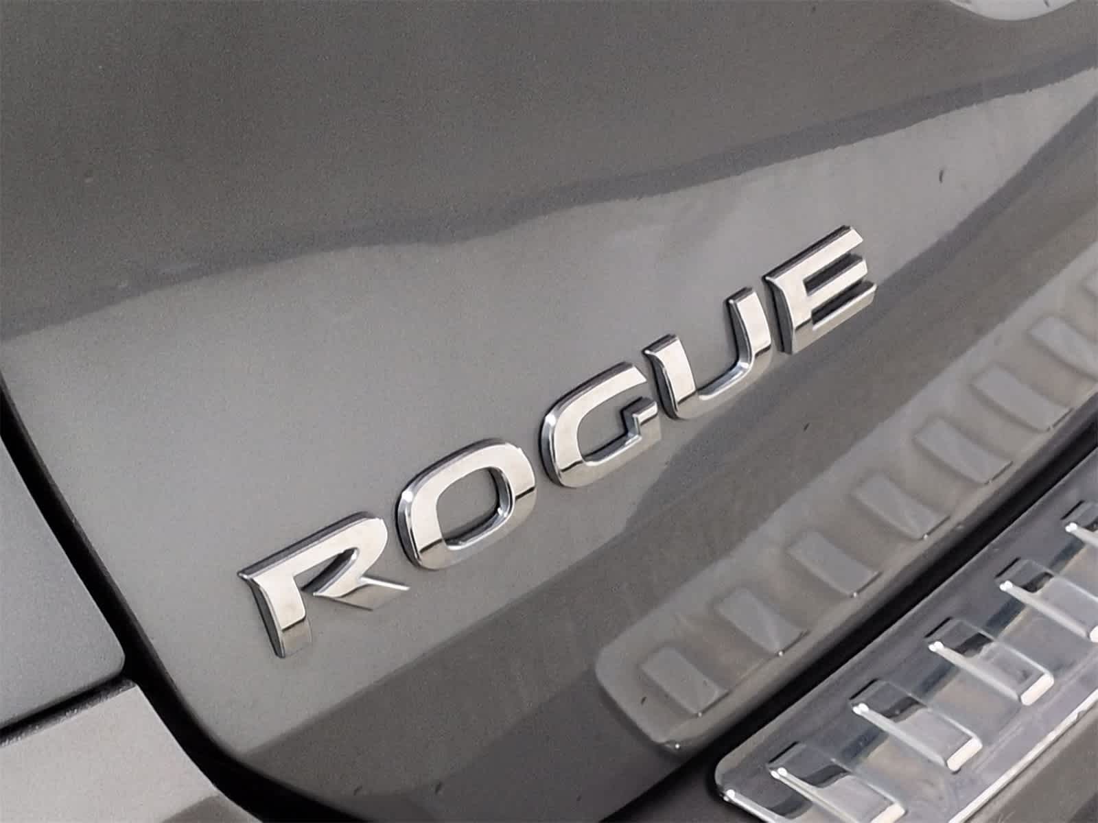 Thumbnail: 2018 Nissan Rogue - 13