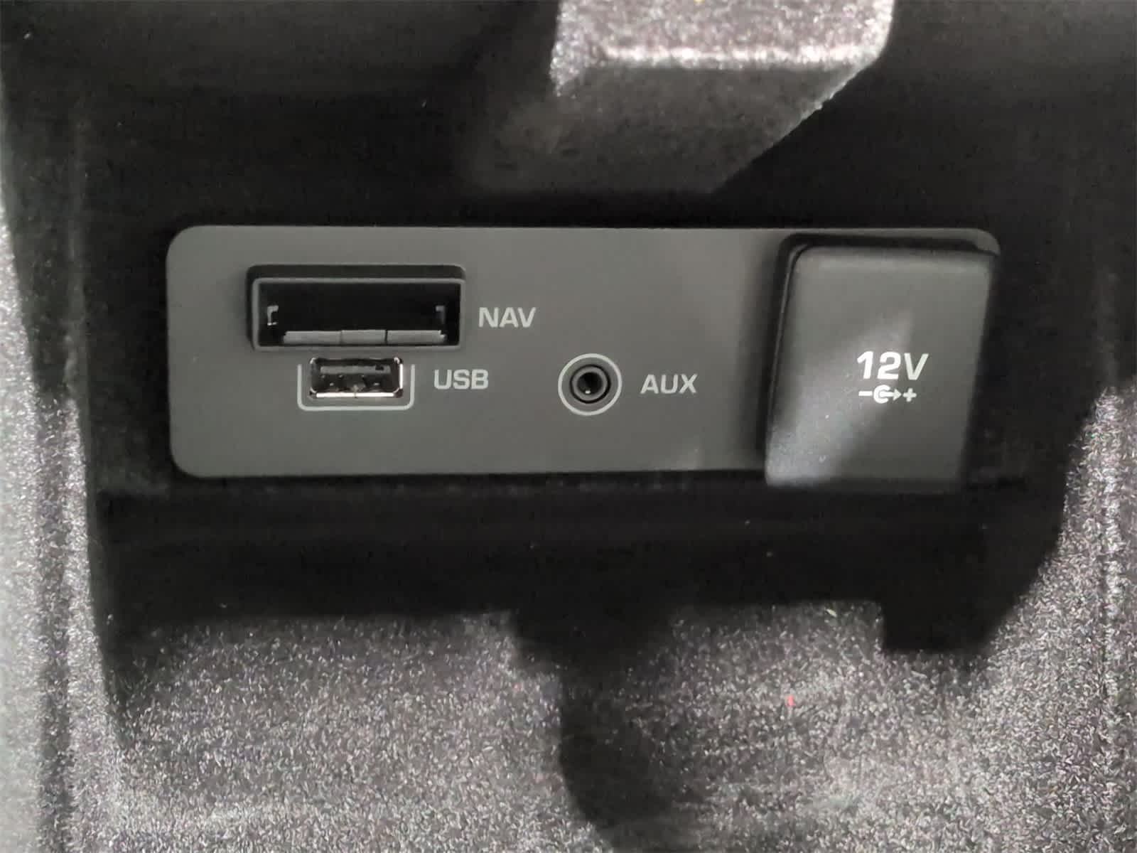 Thumbnail: 2018 Land Rover Discovery Sport - 33