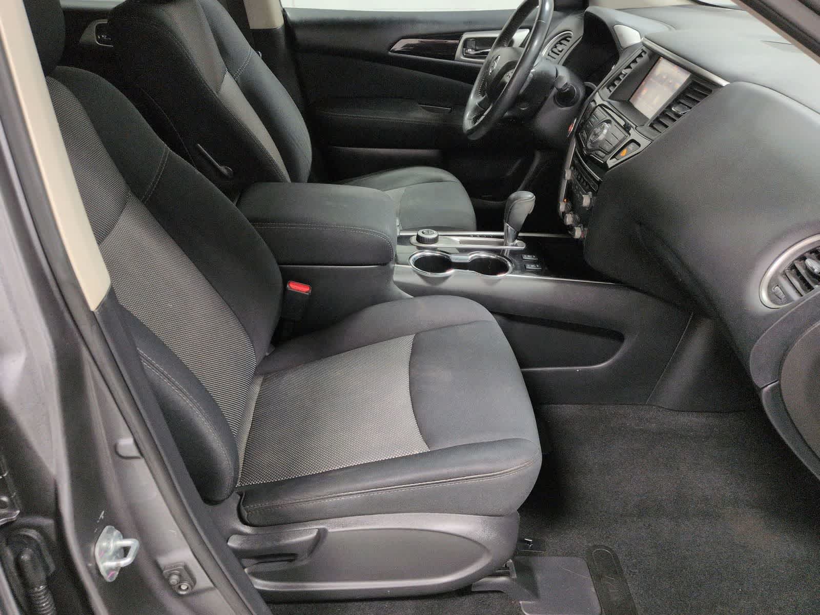 Thumbnail: 2017 Nissan Pathfinder - 22