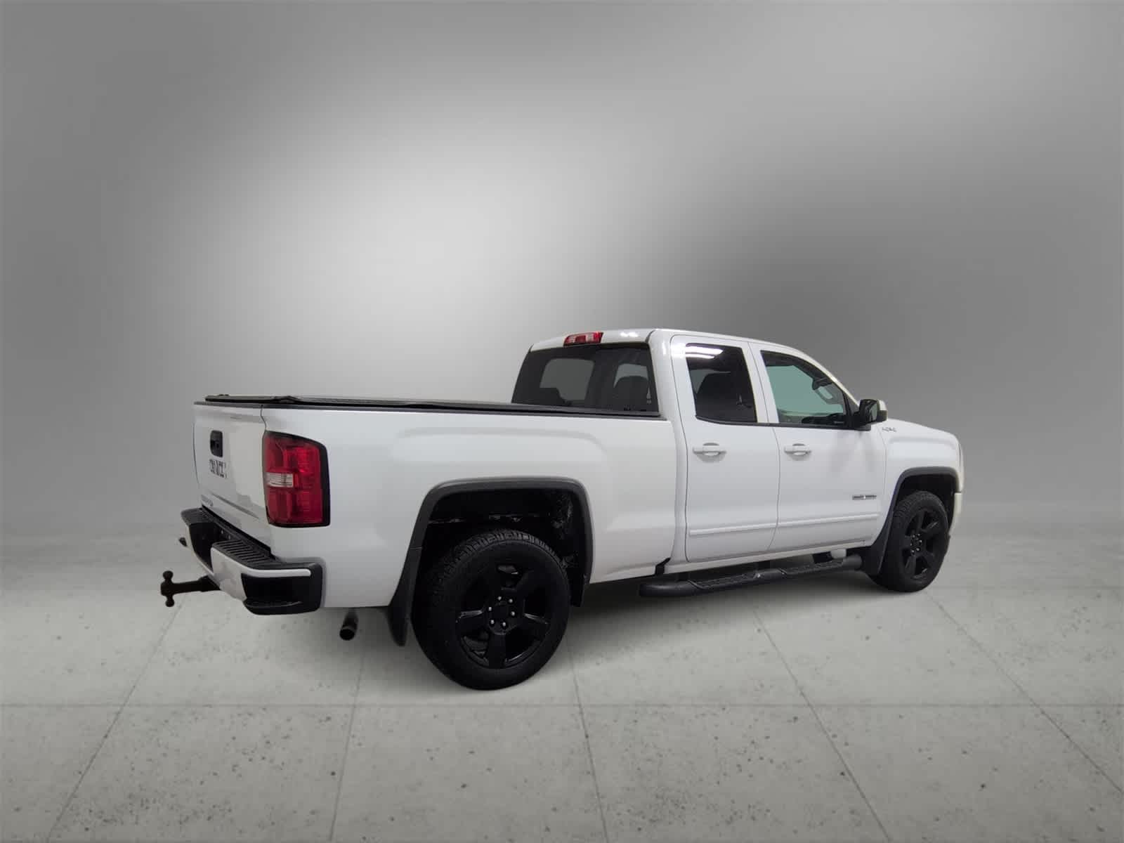 Thumbnail: 2017 GMC Sierra 1500 - 8