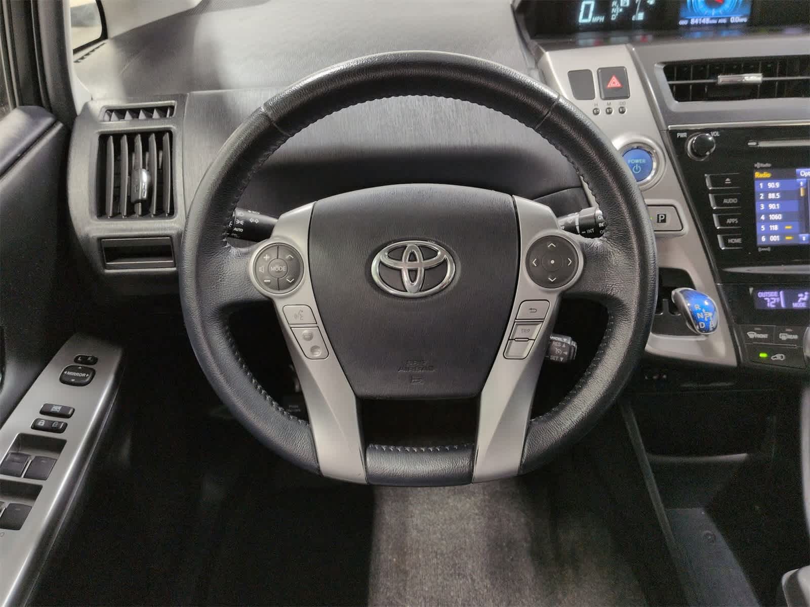 Thumbnail: 2017 Toyota Prius v - 23