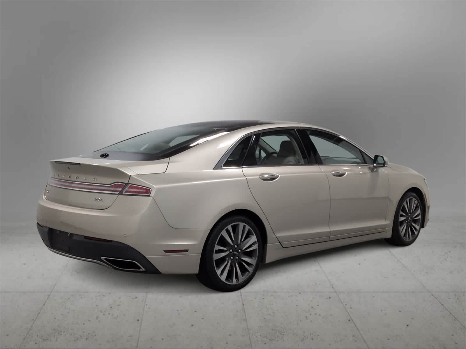 Thumbnail: 2017 Lincoln MKZ - 8