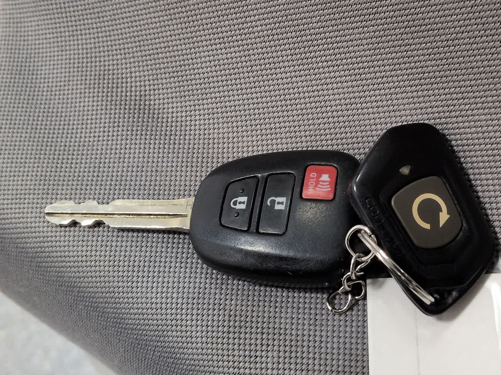 Thumbnail: 2013 Toyota RAV4 - 35