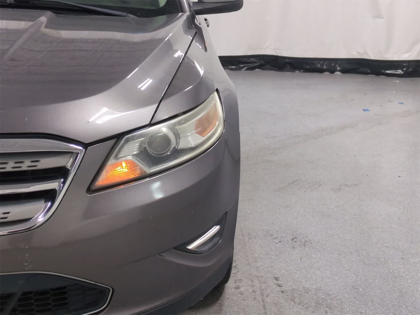 Thumbnail: 2011 Ford Taurus - 11