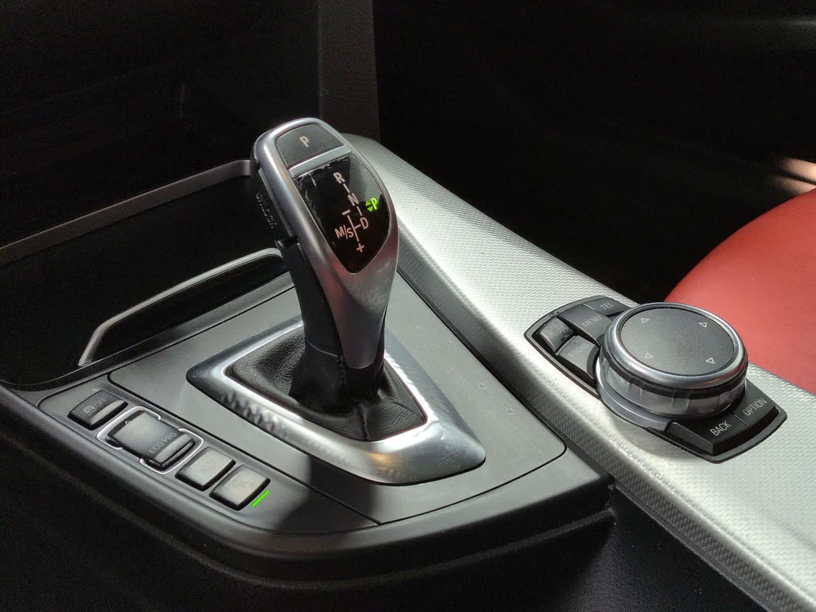 Thumbnail: 2016 BMW 3 Series - 34