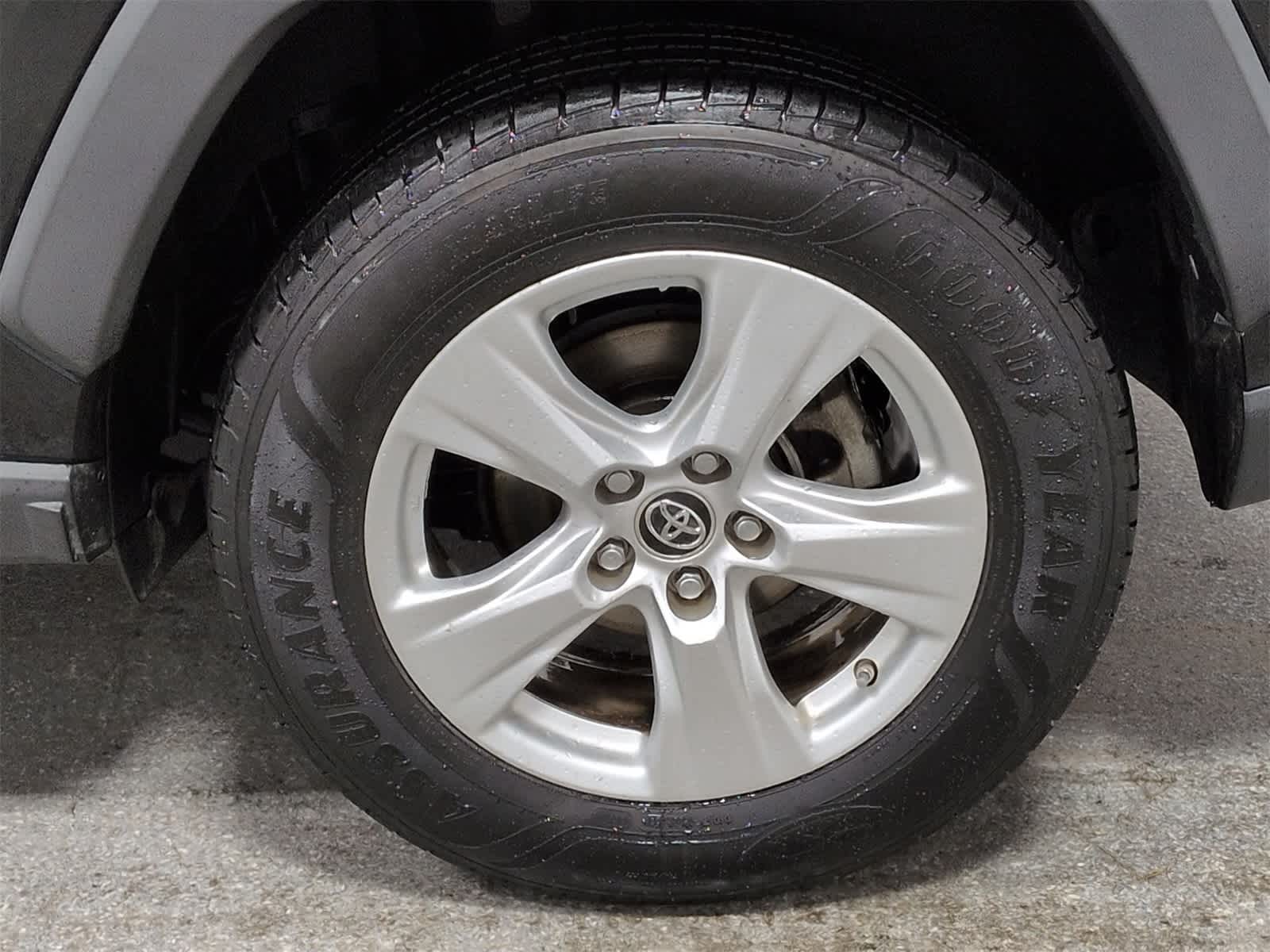 Thumbnail: 2019 Toyota RAV4 - 14