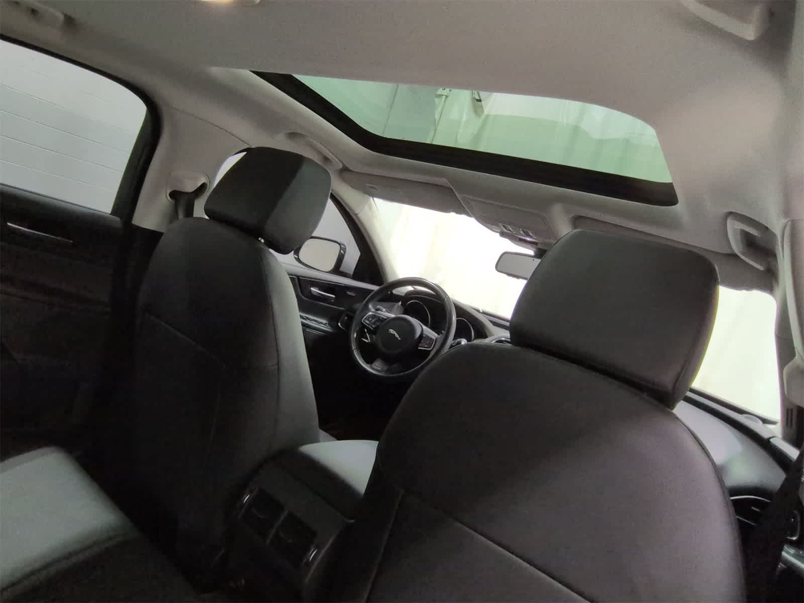 Thumbnail: 2018 Jaguar XE - 23