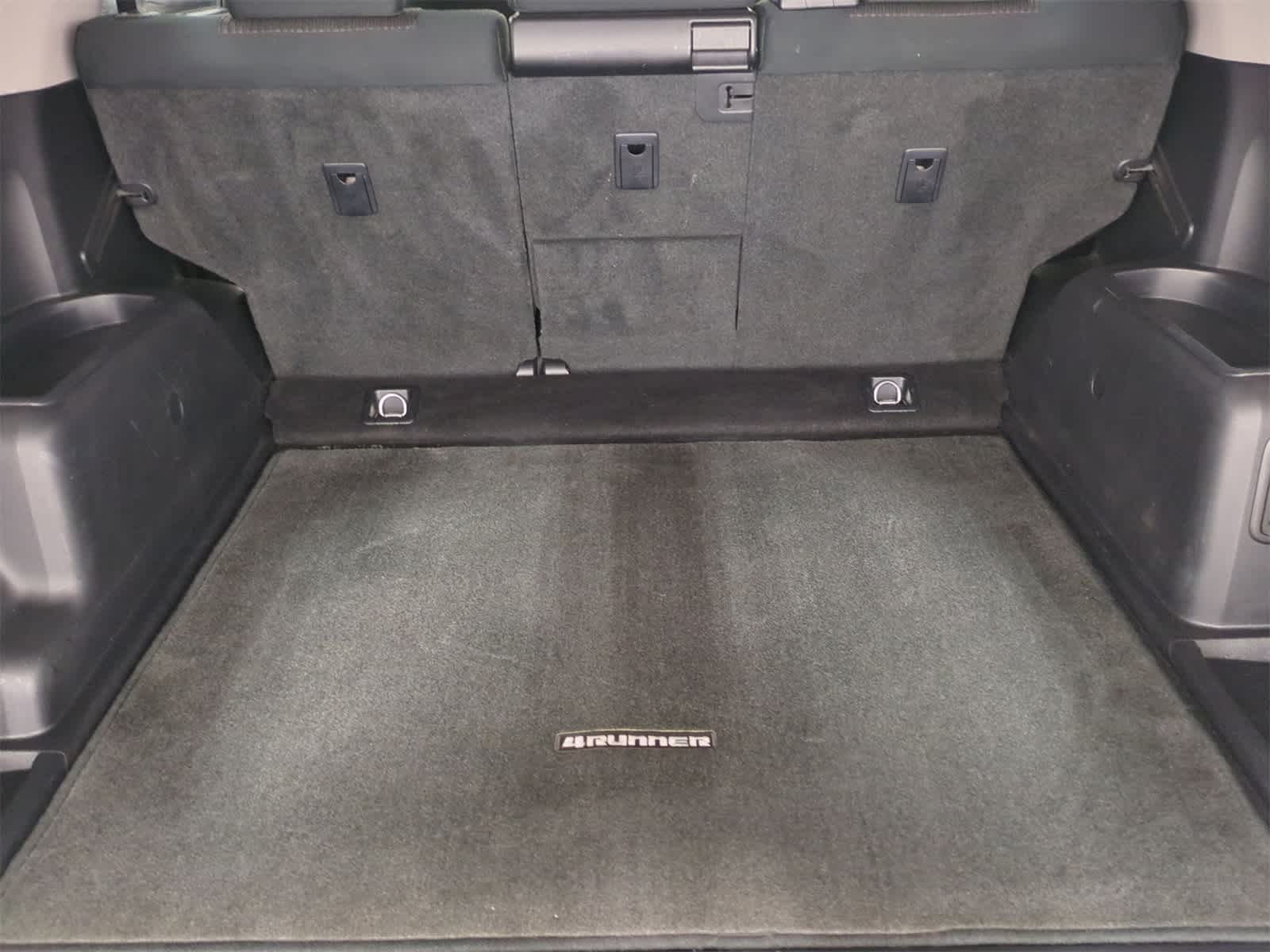 Thumbnail: 2015 Toyota 4Runner - 33