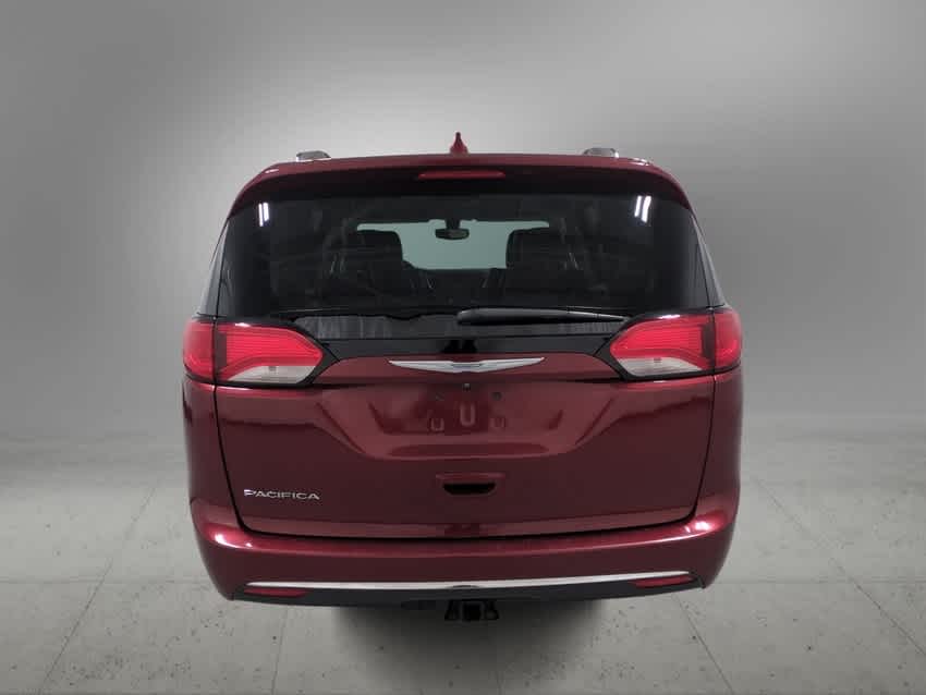 Thumbnail: 2018 Chrysler Pacifica - 11