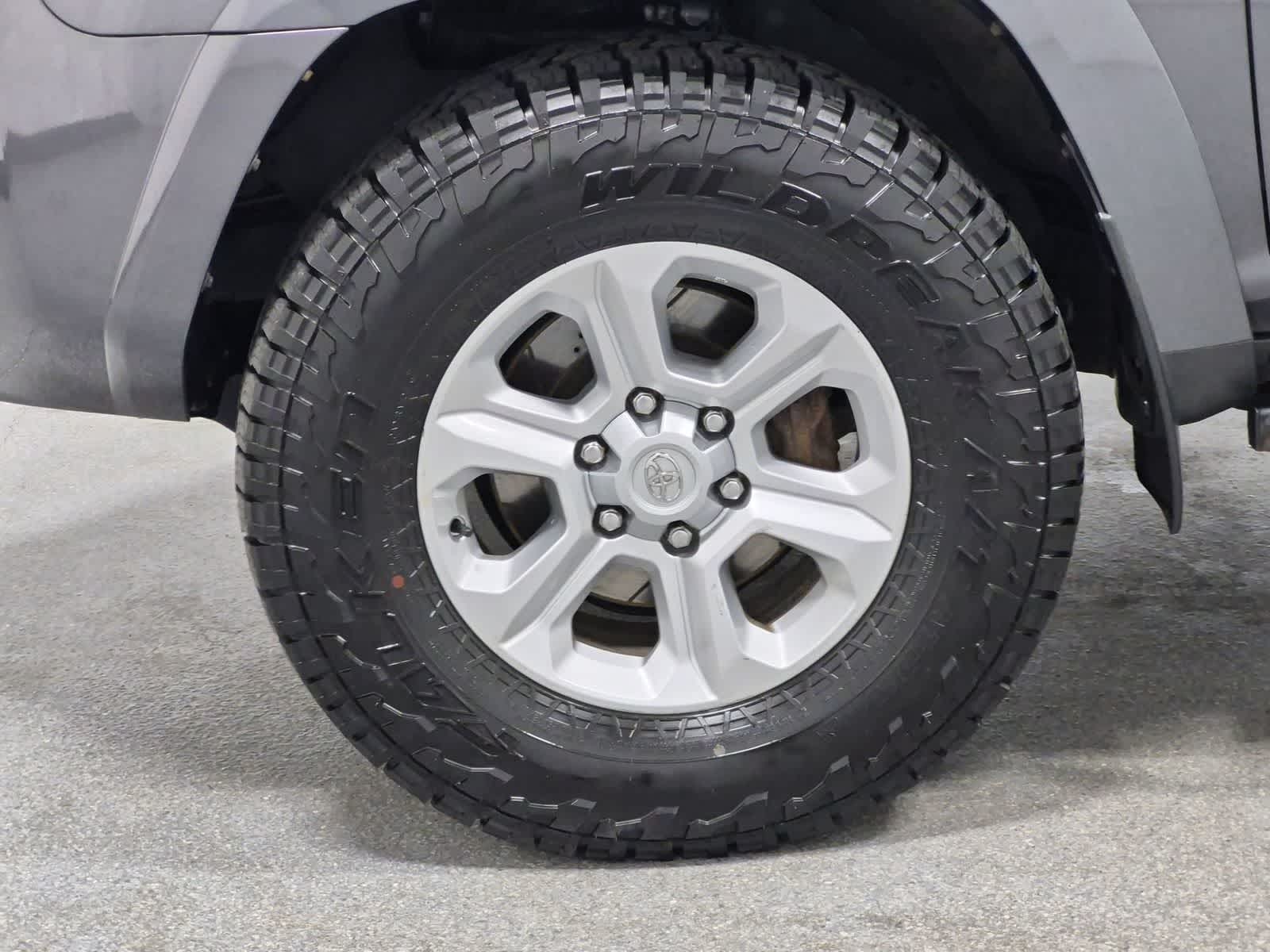 Thumbnail: 2022 Toyota 4Runner - 21