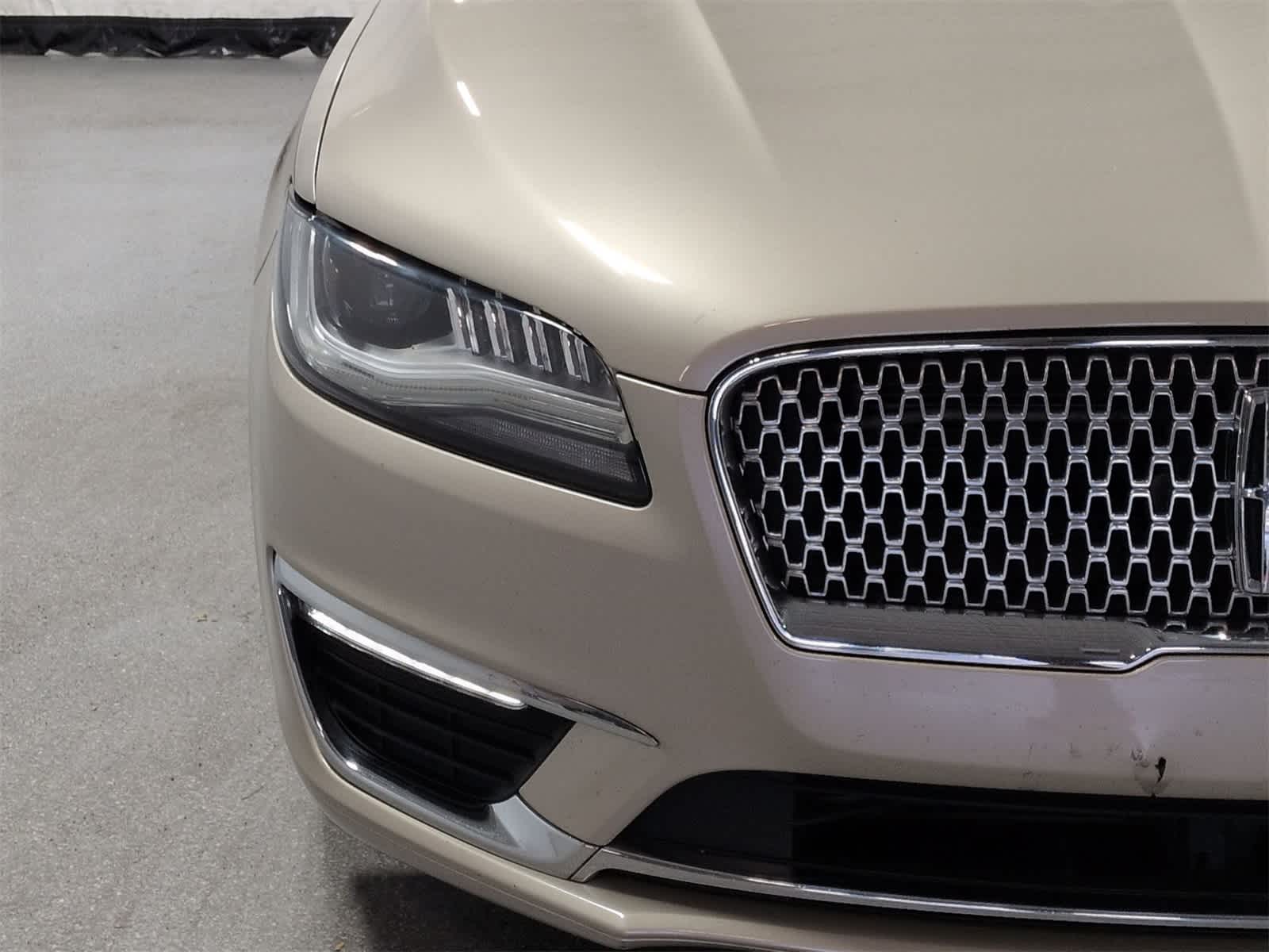 Thumbnail: 2017 Lincoln MKZ - 11