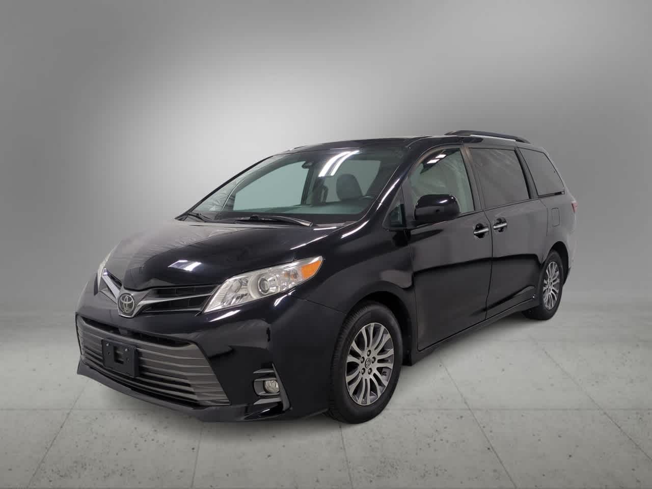 Thumbnail: 2020 Toyota Sienna - 4