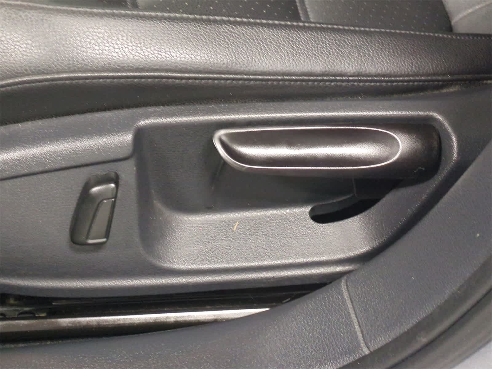 Thumbnail: 2014 Volkswagen Jetta - 17