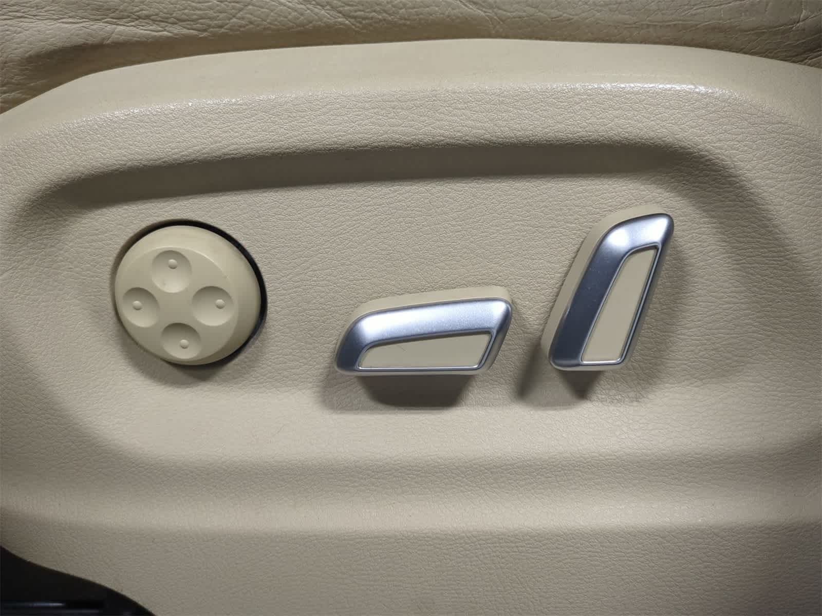 Thumbnail: 2016 Audi Q5 - 18