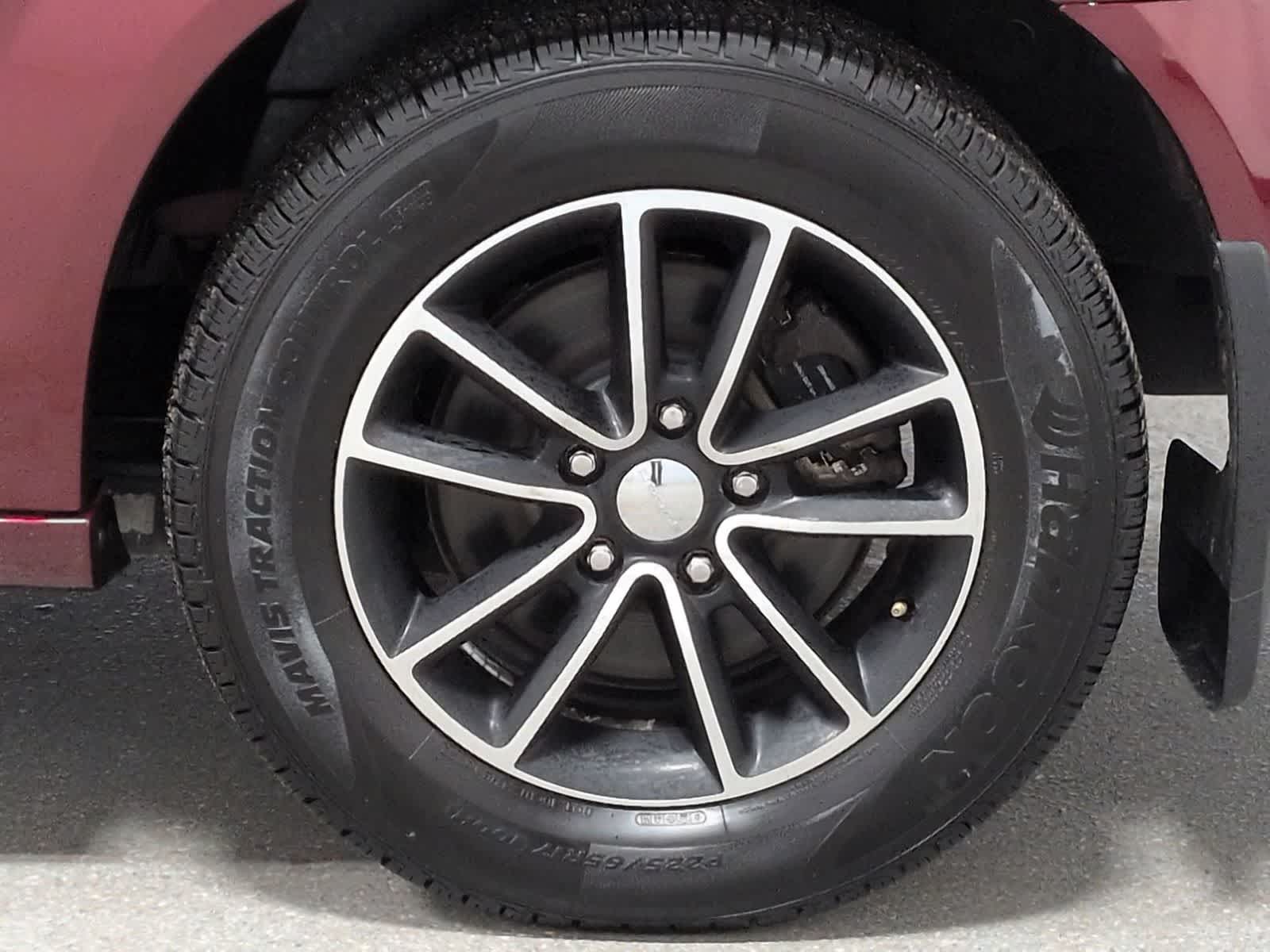 Thumbnail: 2019 Dodge Grand Caravan - 22