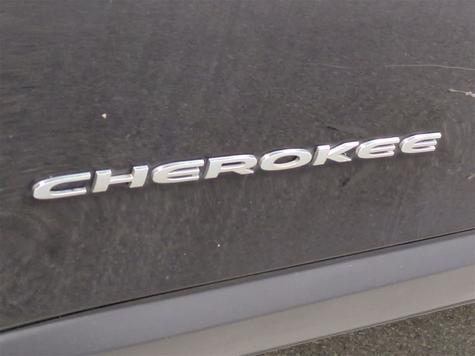 Thumbnail: 2016 Jeep Cherokee - 13