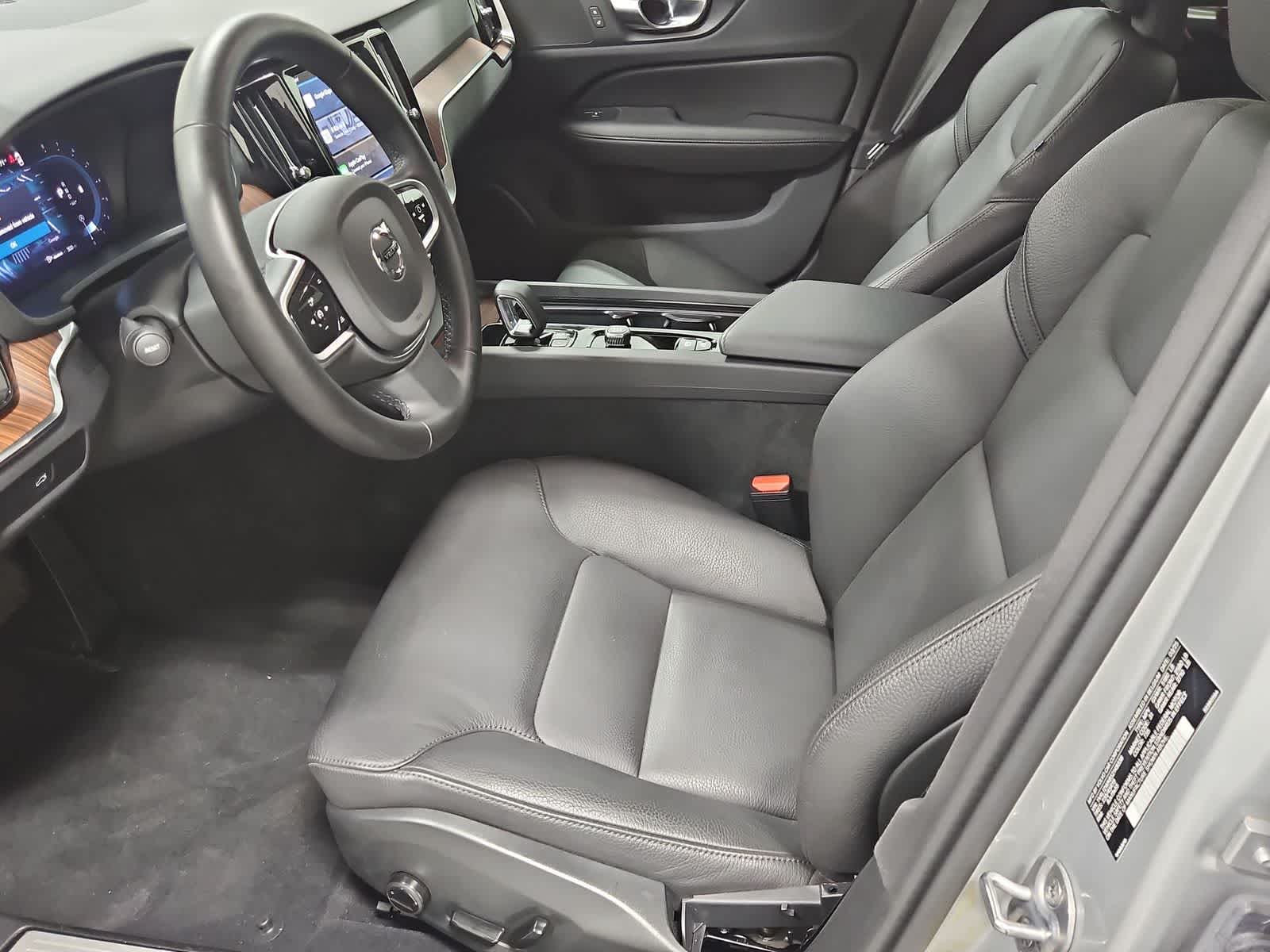 Thumbnail: 2025 Volvo S60 - 16