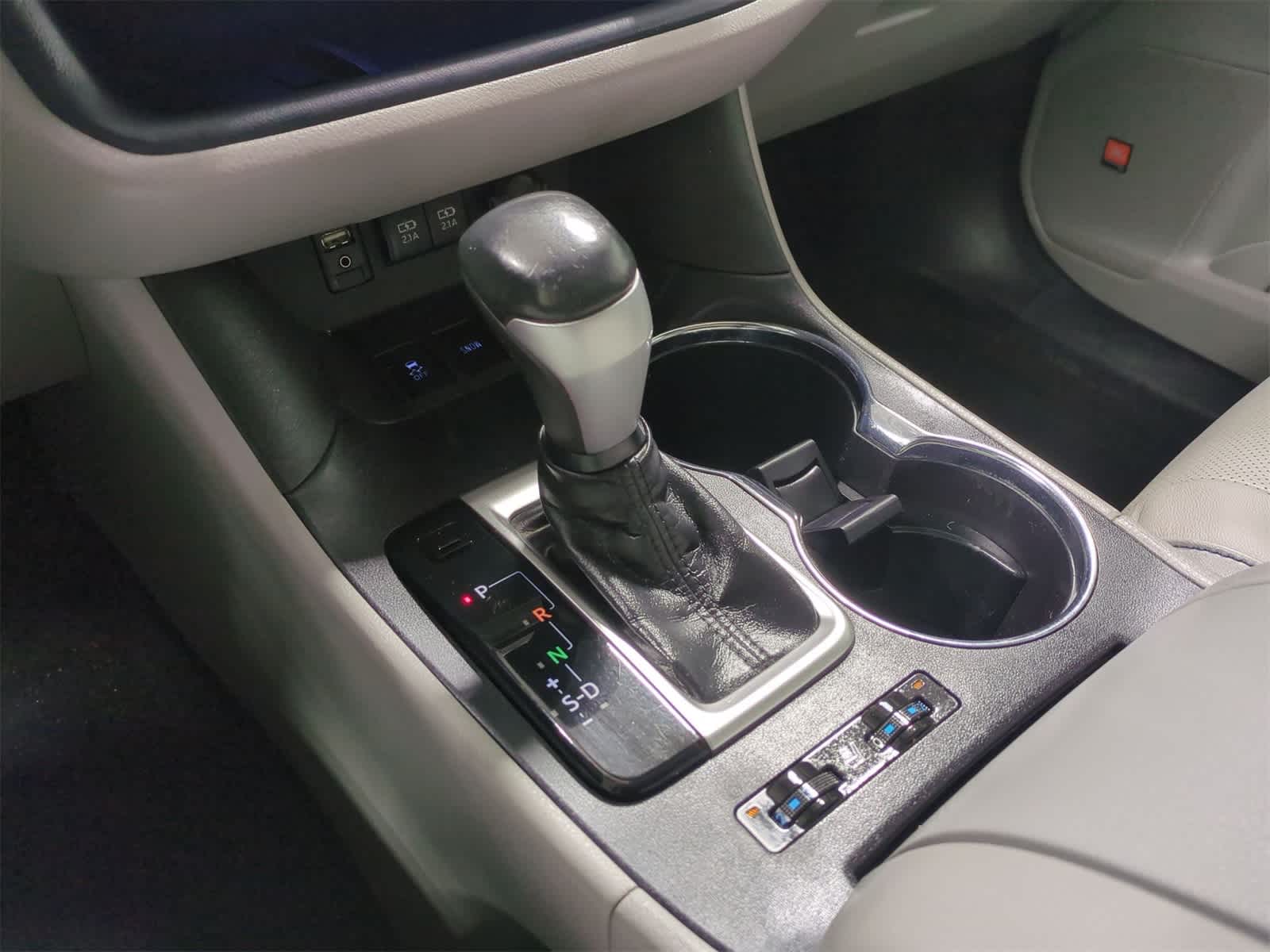 2018 Toyota Highlander Limited 34