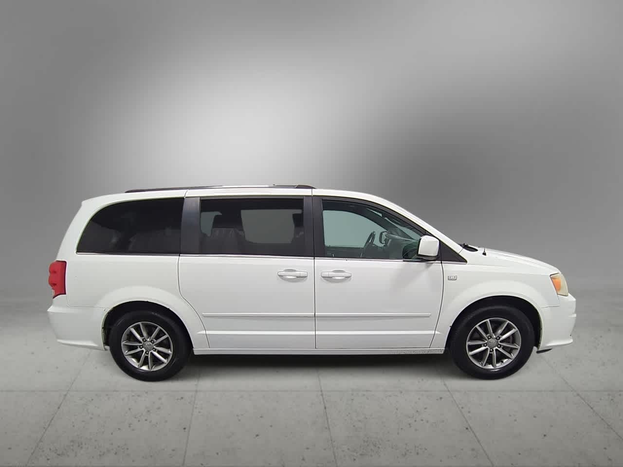 Thumbnail: 2014 Dodge Grand Caravan - 9