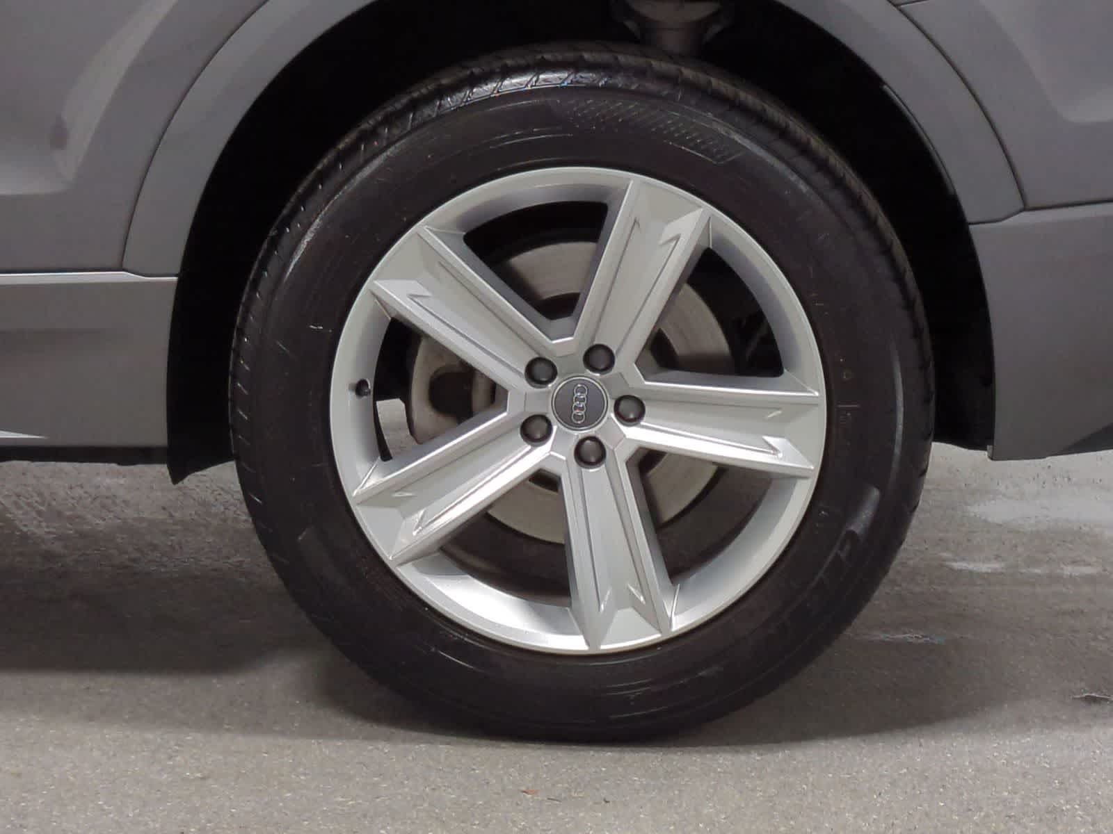 Thumbnail: 2019 Audi Q8 - 13