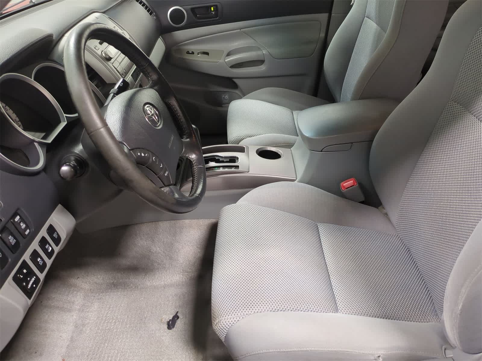 Thumbnail: 2011 Toyota Tacoma - 16