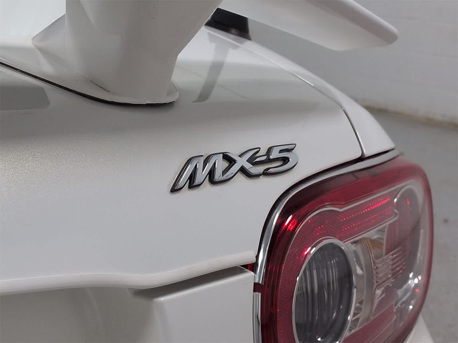 Thumbnail: 2013 Mazda MX-5 Miata - 14