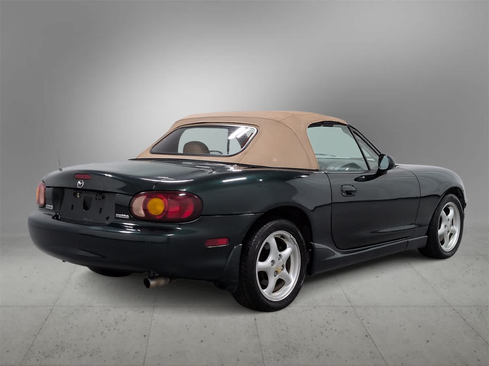 Thumbnail: 2000 Mazda MX-5 Miata - 8