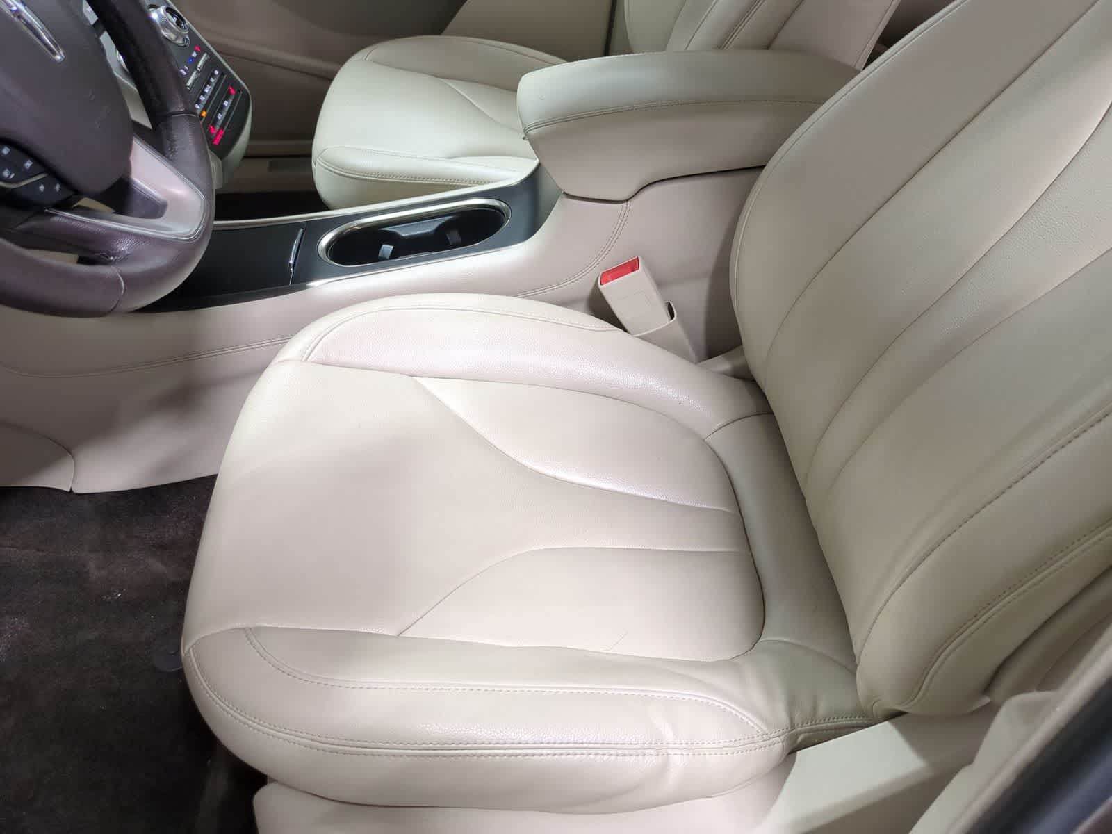 Thumbnail: 2018 Lincoln MKC - 23