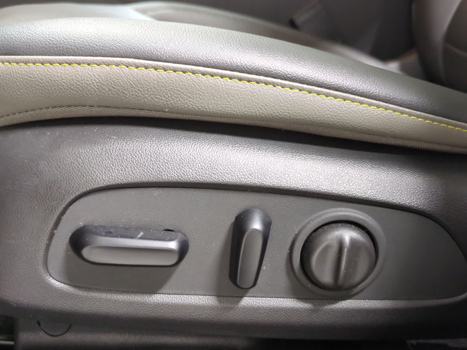 Thumbnail: 2024 Chevrolet Trax - 18