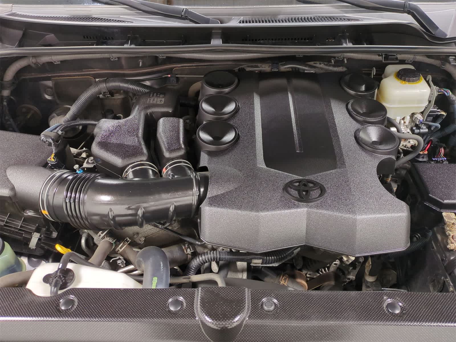 Thumbnail: 2015 Toyota 4Runner - 15