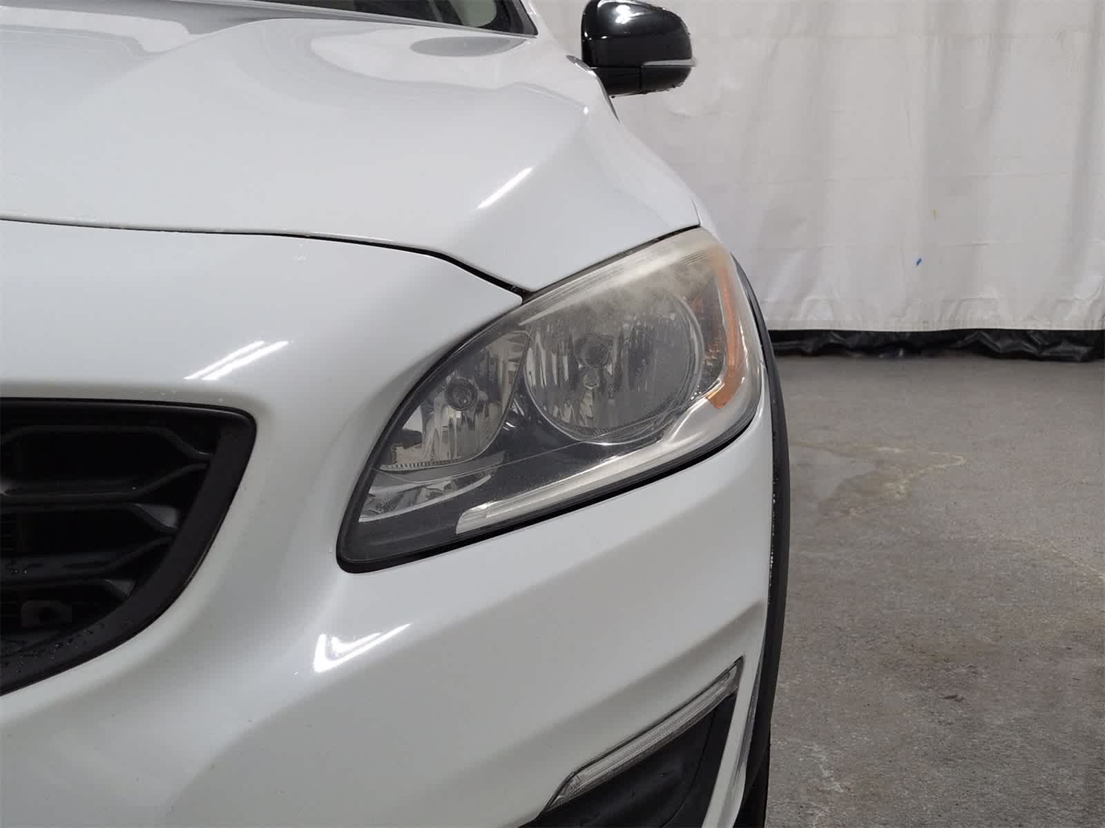 Thumbnail: 2017 Volvo S60 - 11