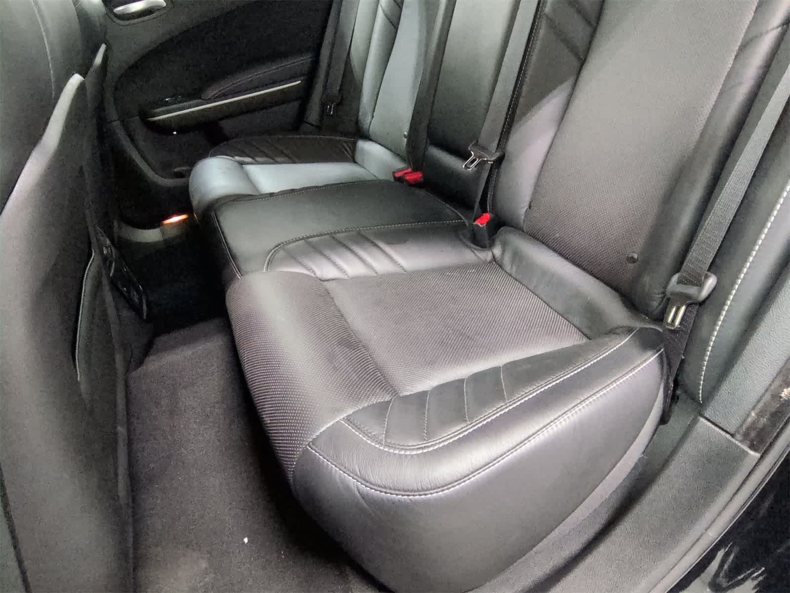 Thumbnail: 2023 Chrysler 300 - 21