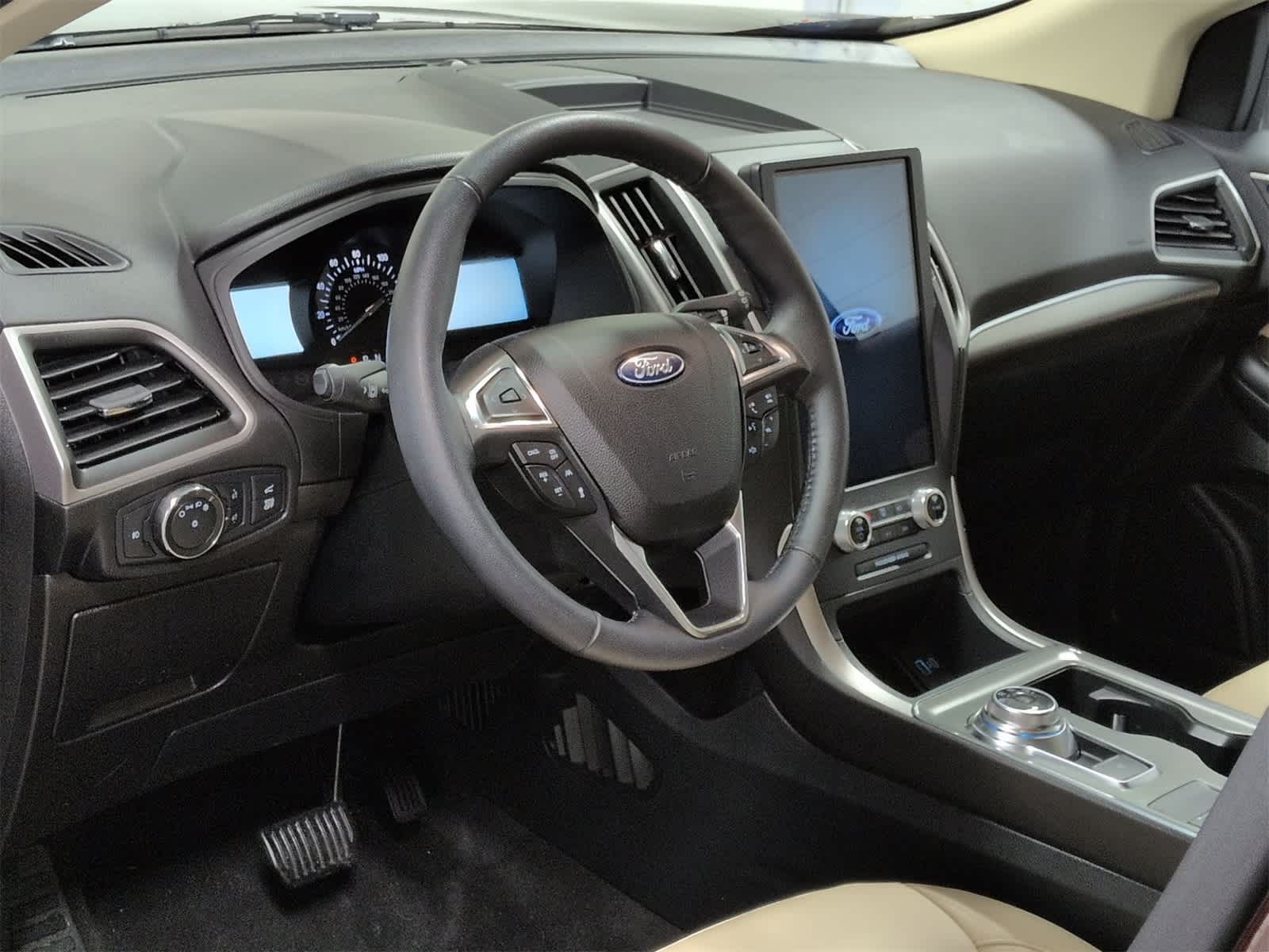 Thumbnail: 2022 Ford Edge - 10