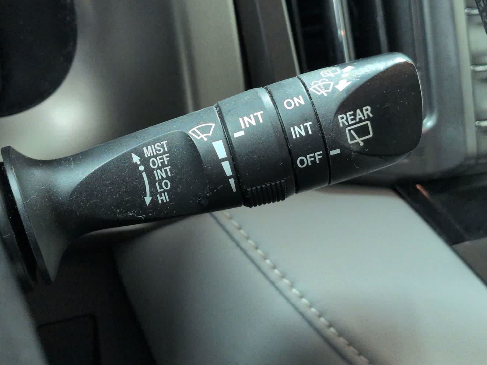 Thumbnail: 2013 Toyota RAV4 - 28