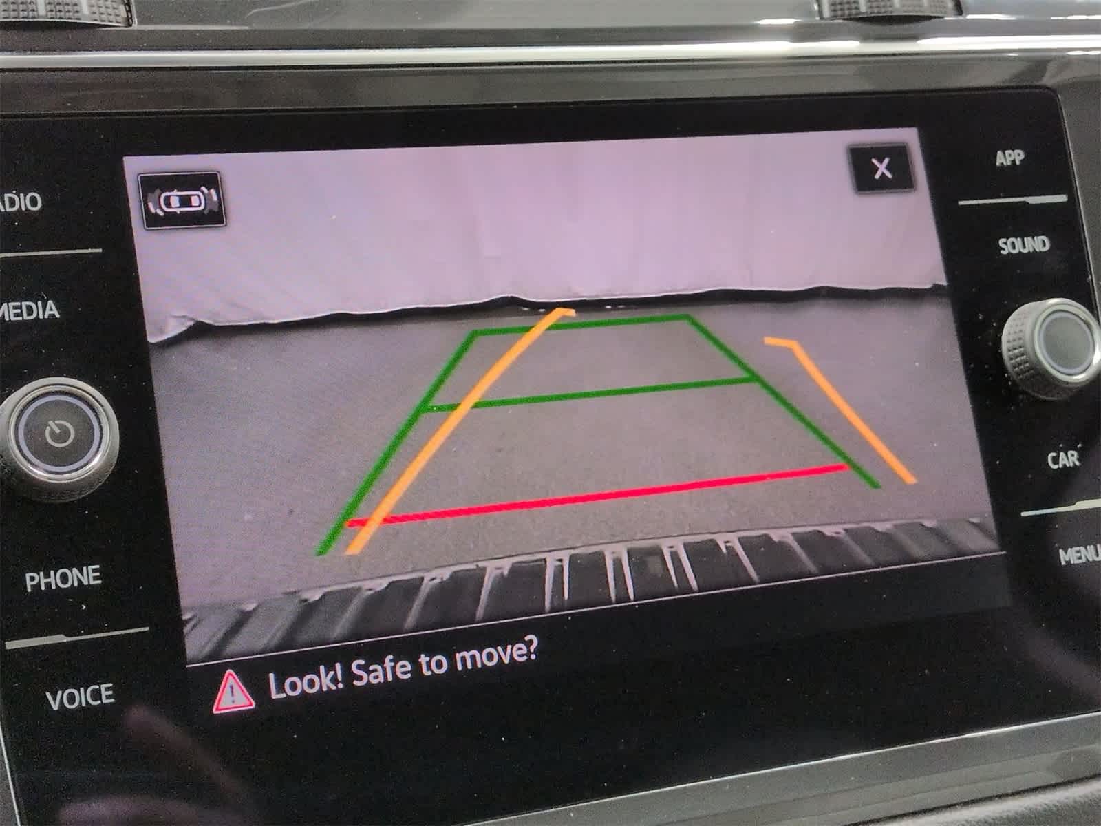 Thumbnail: 2022 Volkswagen Tiguan - 29