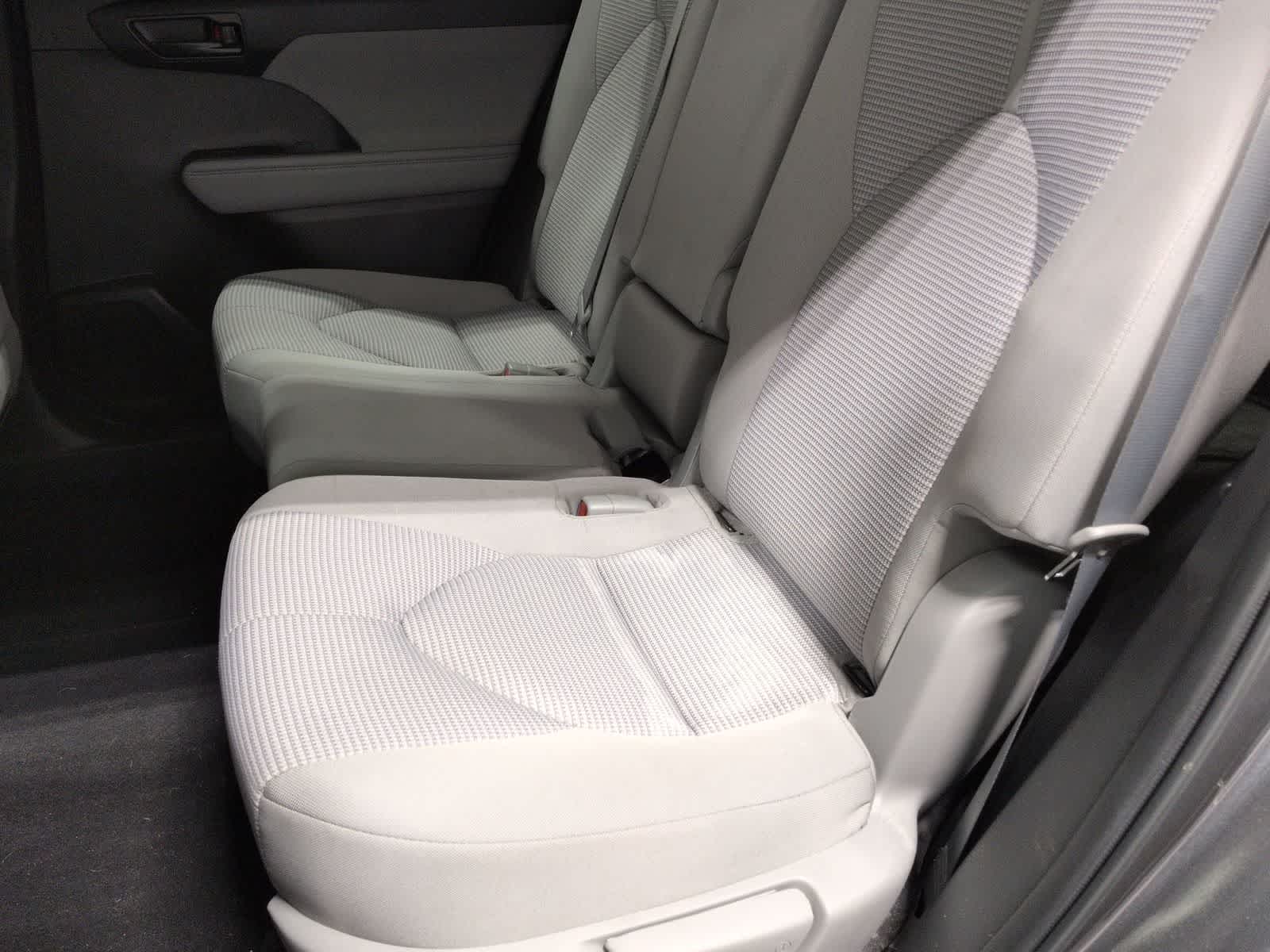 Thumbnail: 2022 Toyota Highlander - 20