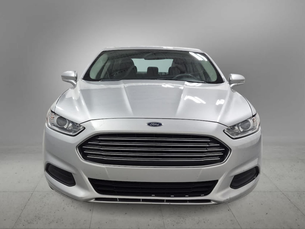 Used 2016 Ford Fusion SE Sedan