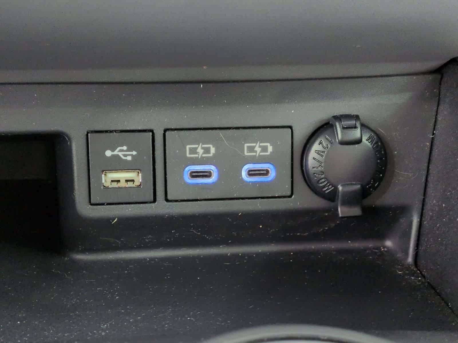 Thumbnail: 2022 Toyota Highlander - 31