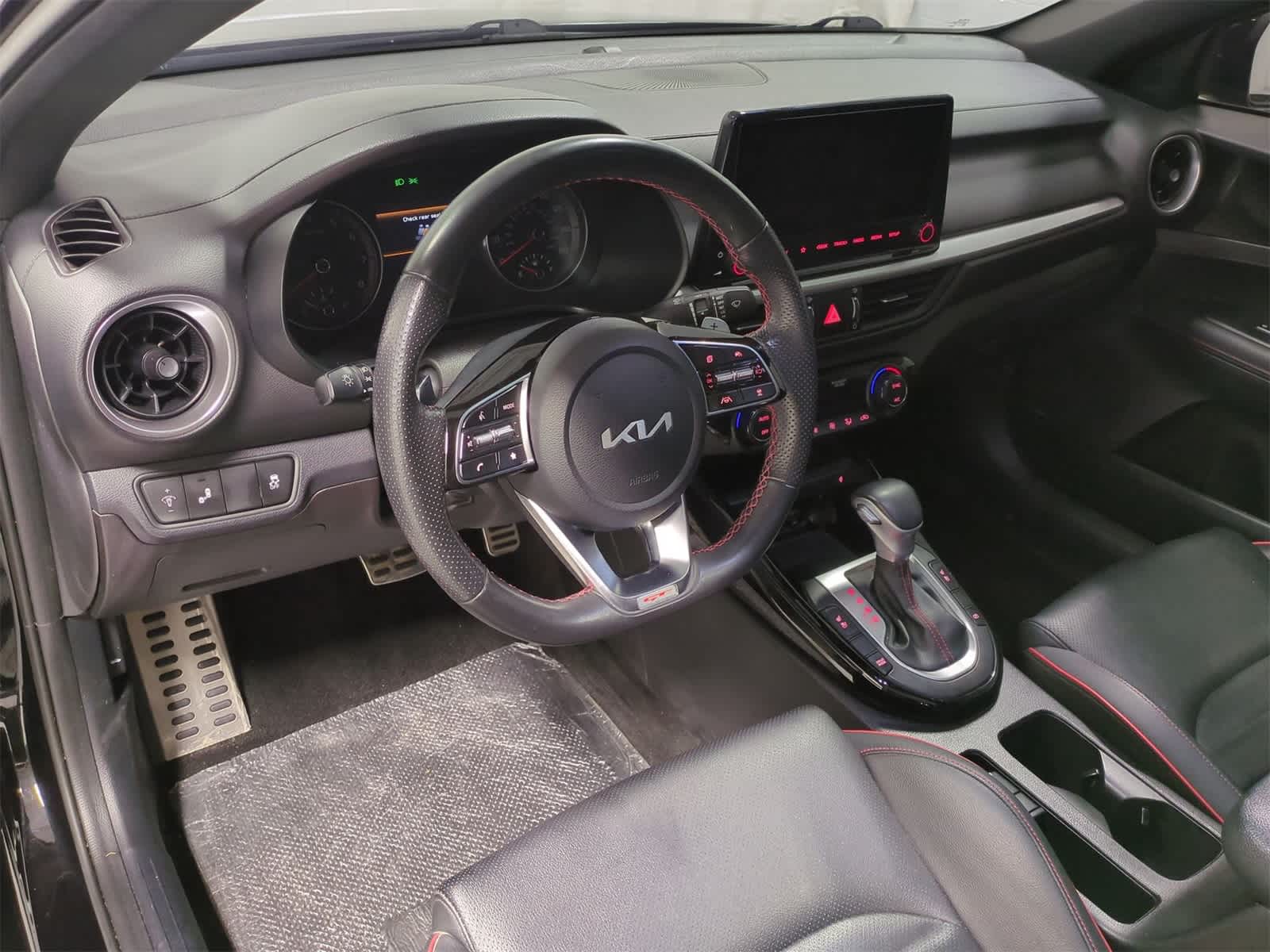 Thumbnail: 2022 Kia Forte - 10