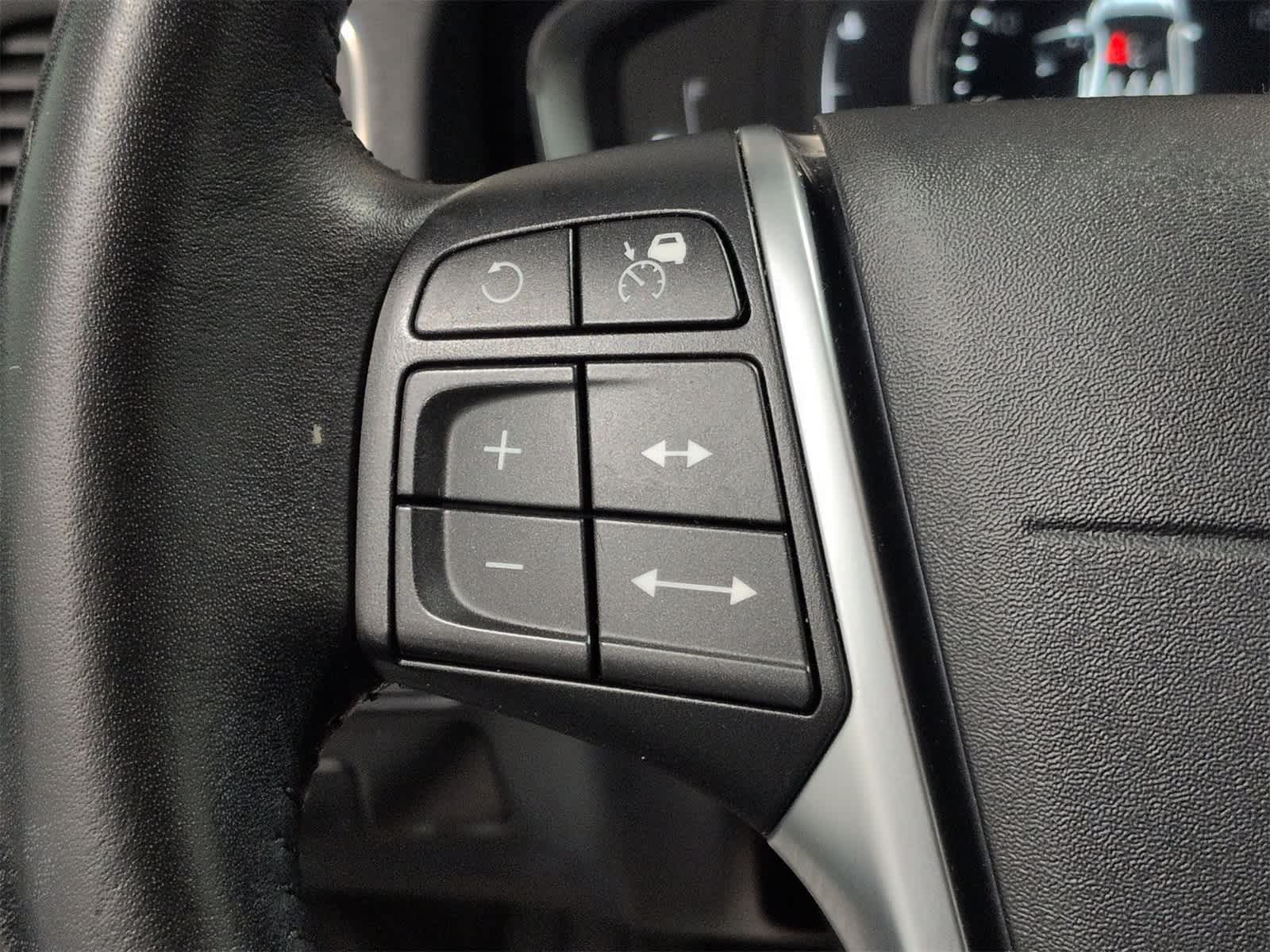 Thumbnail: 2017 Volvo S60 - 26