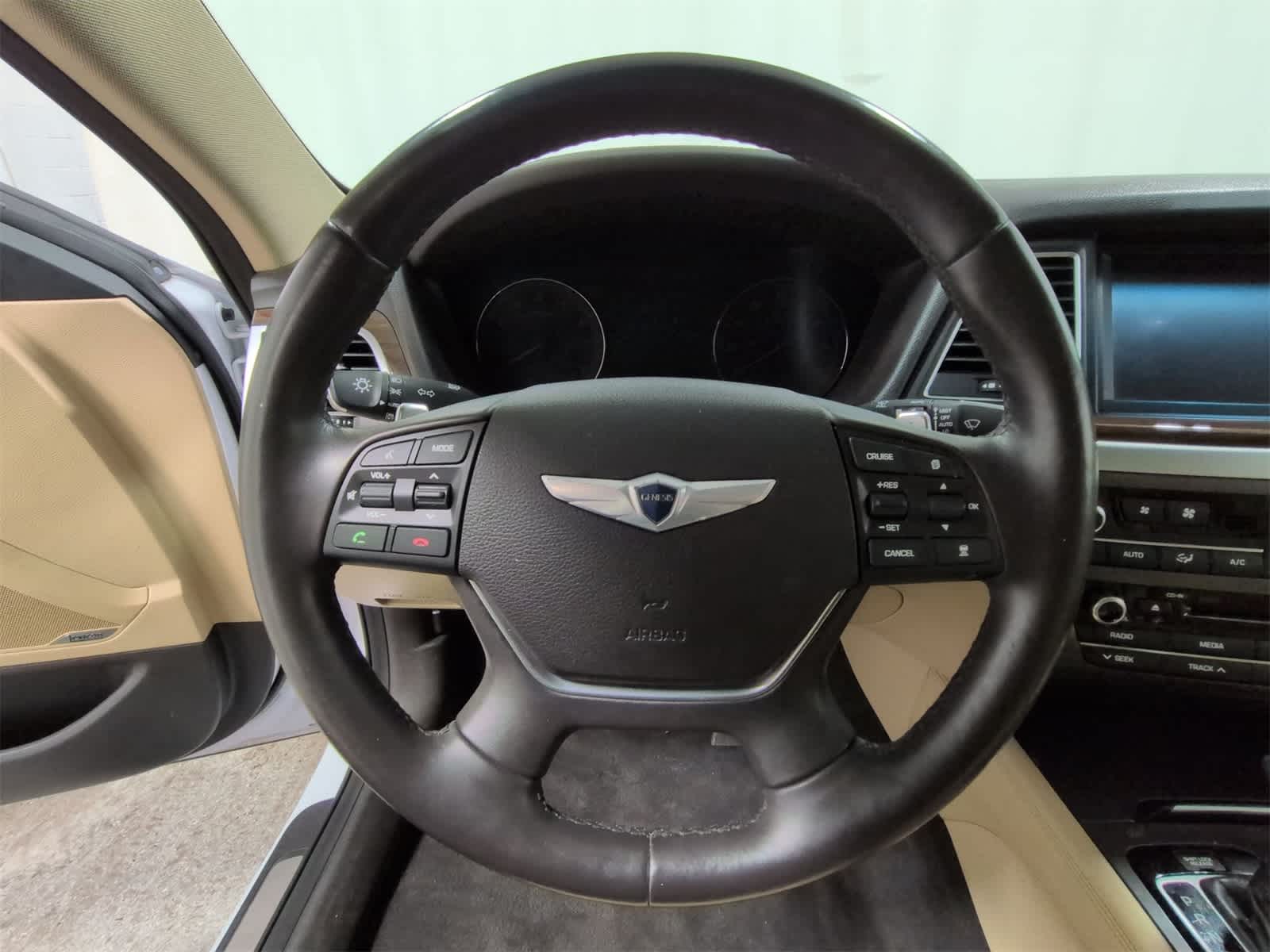 Thumbnail: 2015 Hyundai Genesis - 25