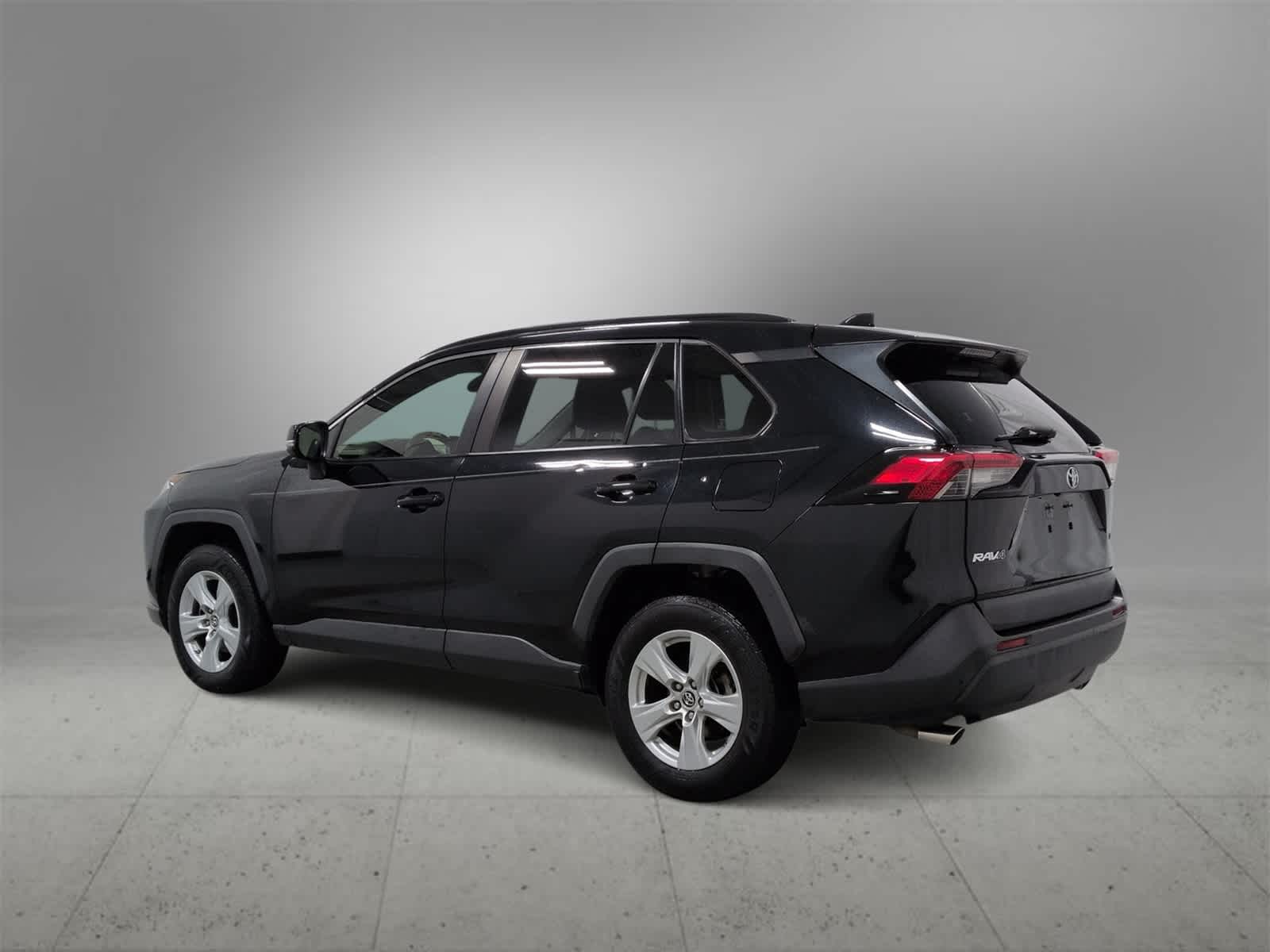 Thumbnail: 2019 Toyota RAV4 - 6